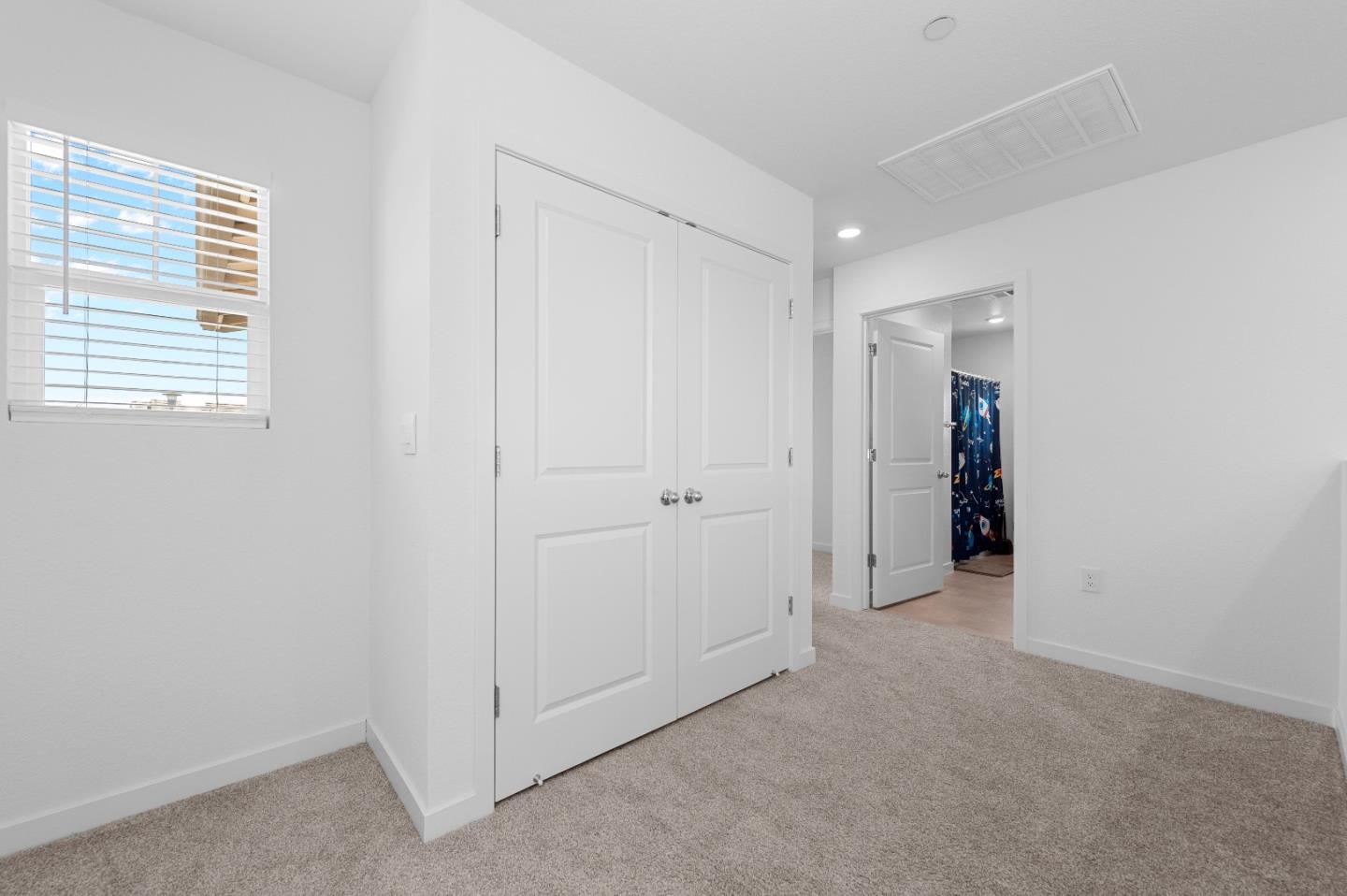Detail Gallery Image 18 of 33 For 7741 Forestdale Way, Elk Grove,  CA 95758 - 4 Beds | 2/1 Baths