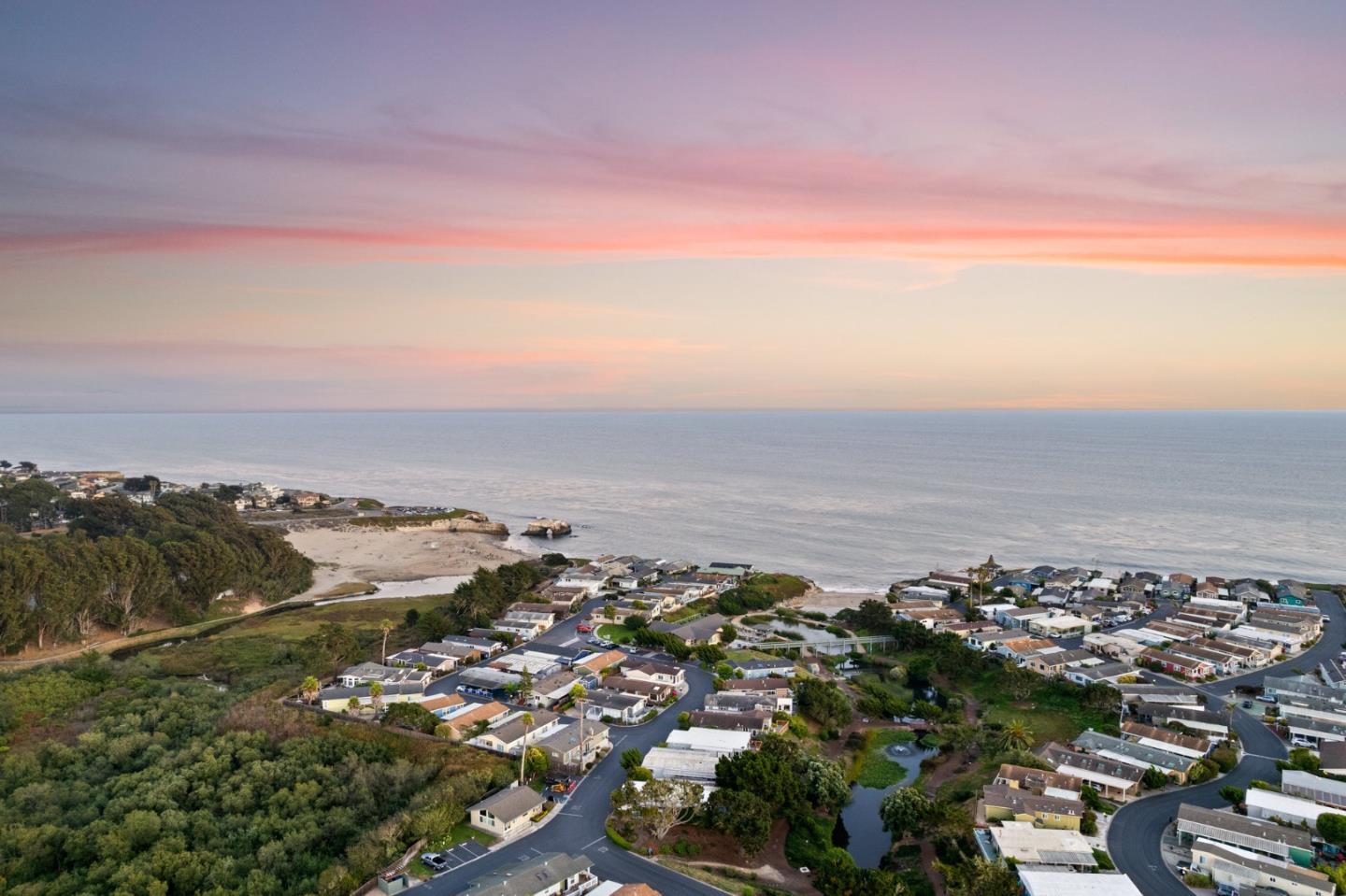 Detail Gallery Image 4 of 44 For 2395 Delaware Ave #194,  Santa Cruz,  CA 95060 - 3 Beds | 2 Baths