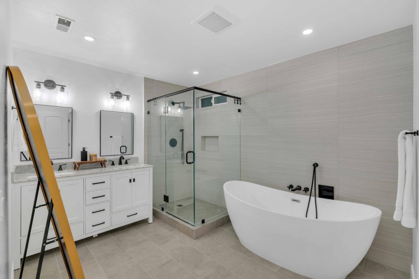 Detail Gallery Image 35 of 71 For 16865 Sundance Dr, Morgan Hill,  CA 95037 - 5 Beds | 3 Baths