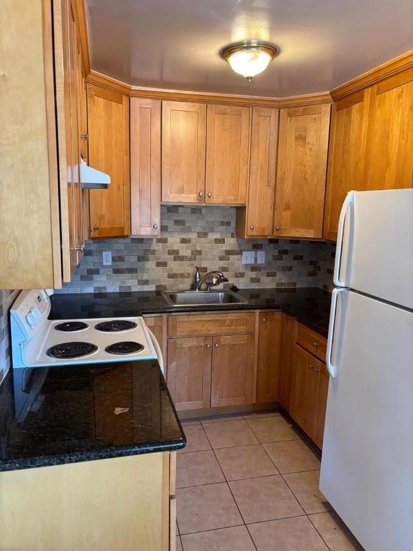 Detail Gallery Image 2 of 19 For 3207 Myles Ct, San Jose,  CA 95117 - – Beds | – Baths