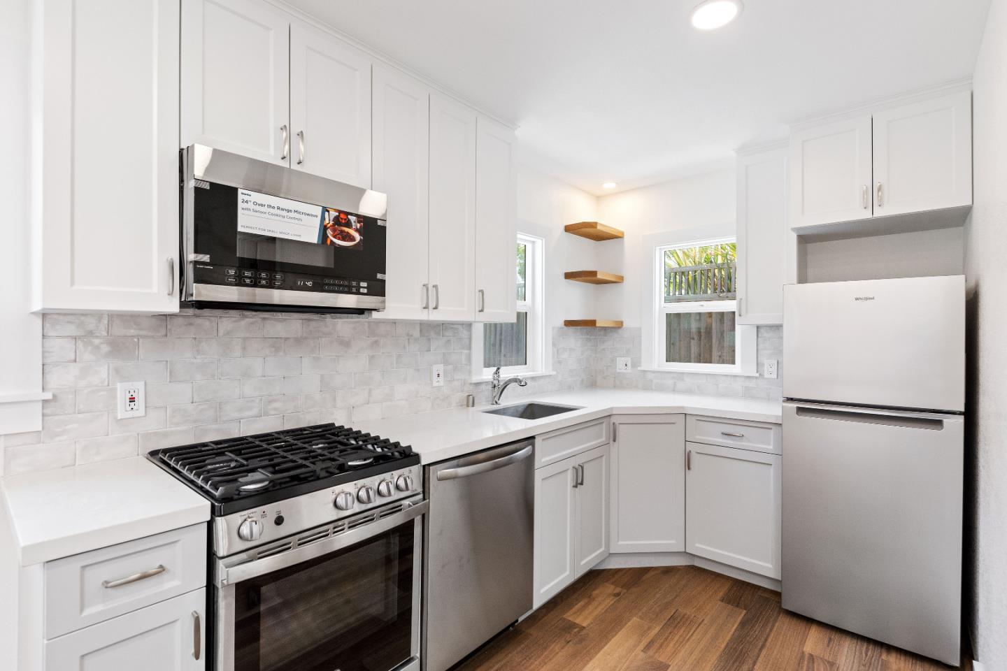 Detail Gallery Image 11 of 15 For 616 Redwood Ave #616,  Redwood City,  CA 94061 - 2 Beds | 1 Baths