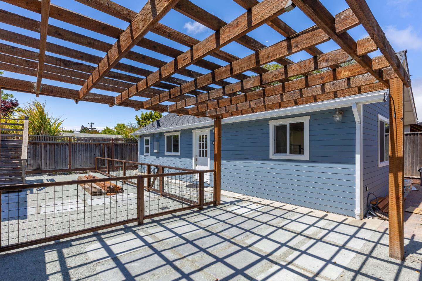 Detail Gallery Image 5 of 15 For 616 Redwood Ave #616,  Redwood City,  CA 94061 - 2 Beds | 1 Baths