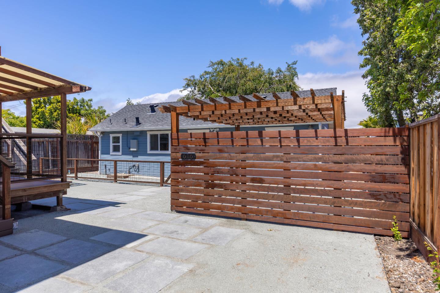 Detail Gallery Image 6 of 15 For 616 Redwood Ave #616,  Redwood City,  CA 94061 - 2 Beds | 1 Baths