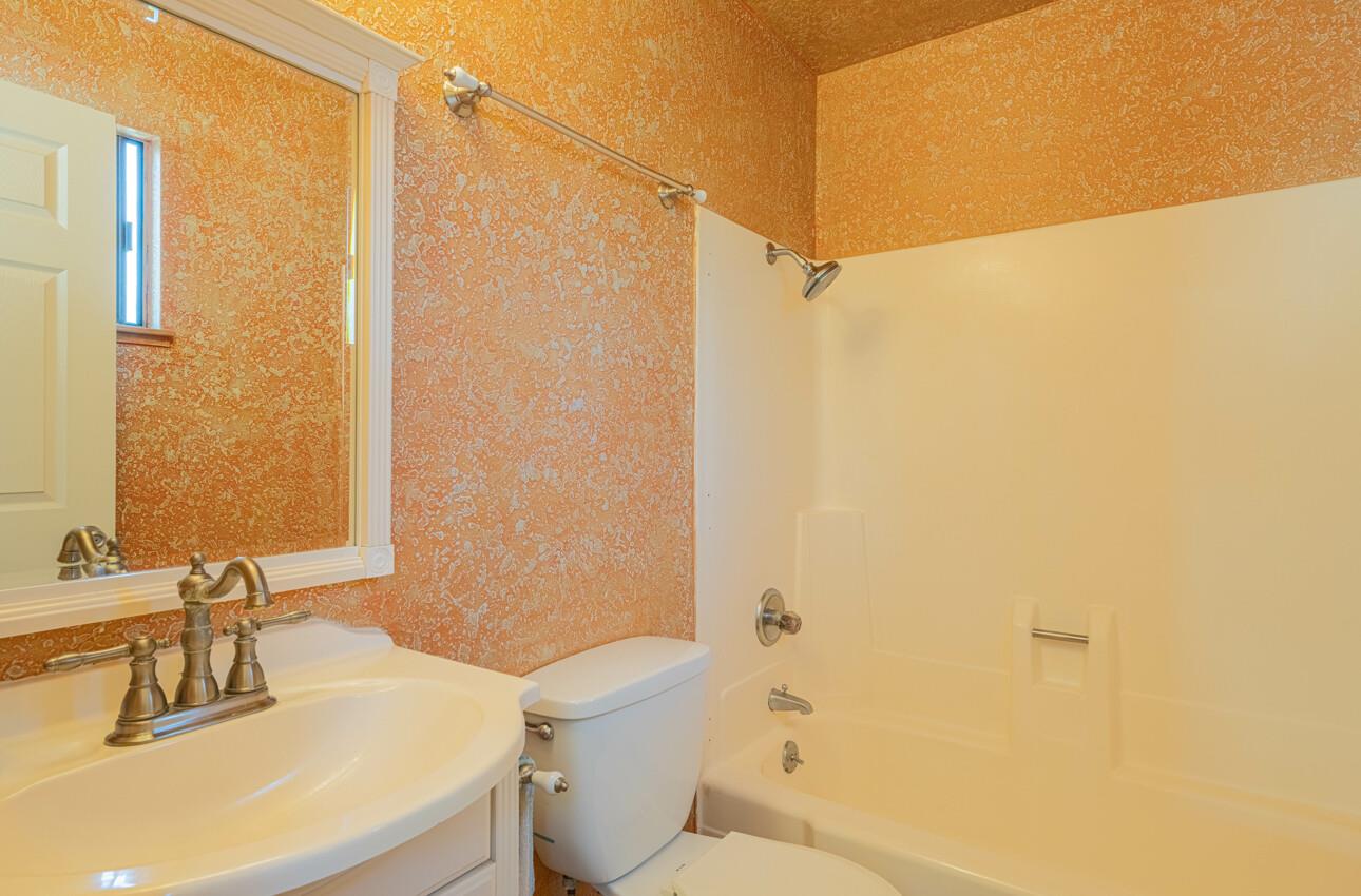 Detail Gallery Image 15 of 23 For 18105 Wylie Hill Ln, Prunedale,  CA 93907 - 4 Beds | 2/1 Baths