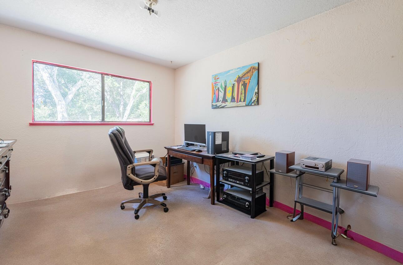 Detail Gallery Image 16 of 23 For 18105 Wylie Hill Ln, Prunedale,  CA 93907 - 4 Beds | 2/1 Baths