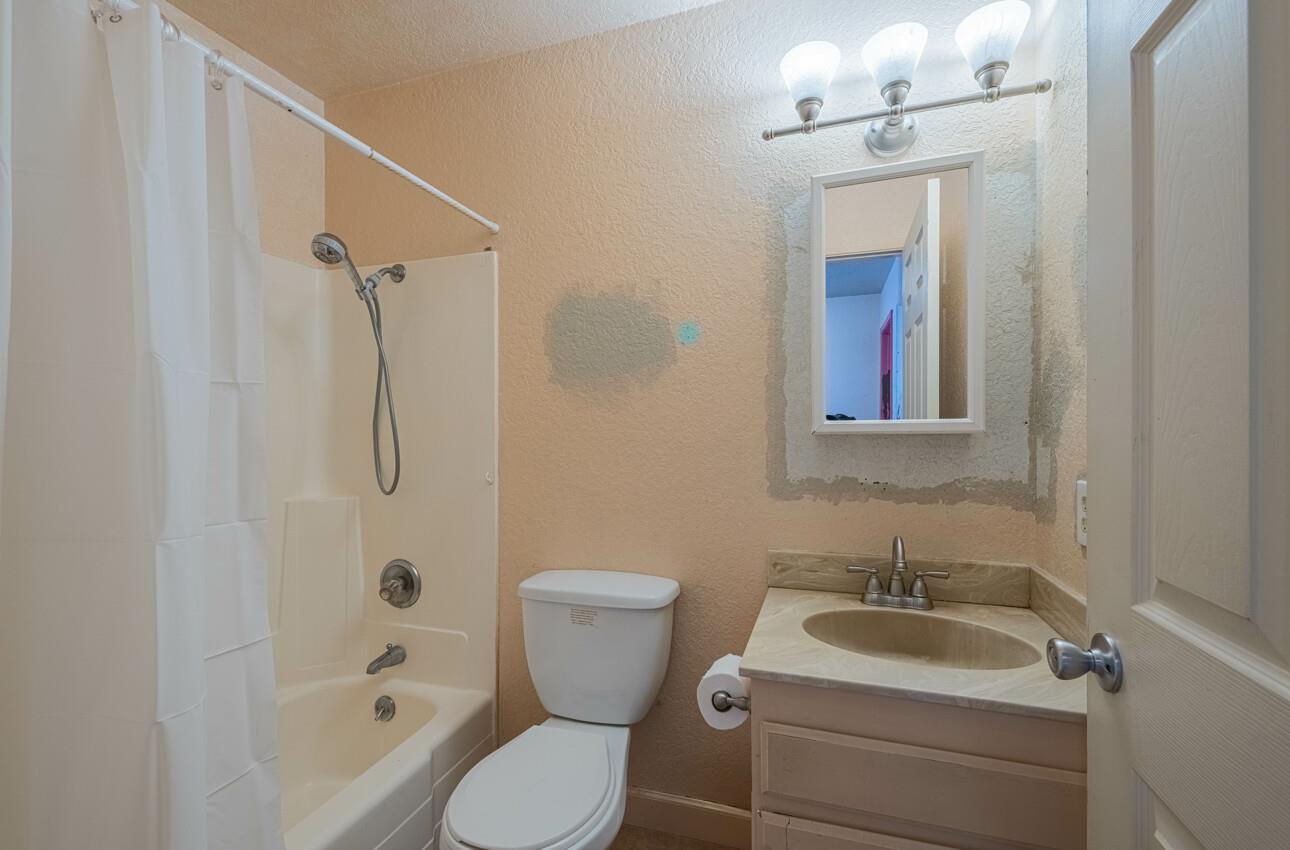 Detail Gallery Image 20 of 23 For 18105 Wylie Hill Ln, Prunedale,  CA 93907 - 4 Beds | 2/1 Baths