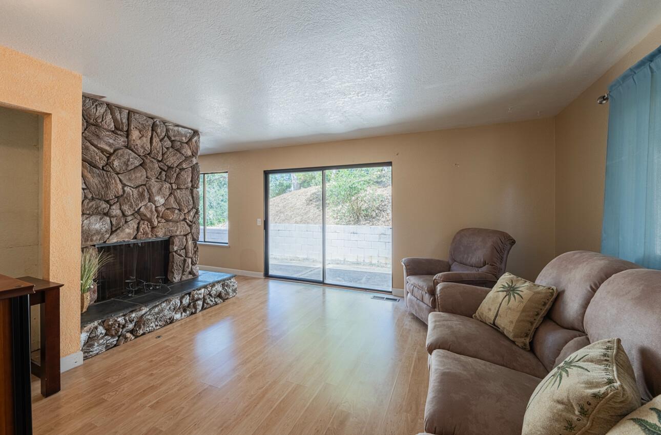 Detail Gallery Image 7 of 23 For 18105 Wylie Hill Ln, Prunedale,  CA 93907 - 4 Beds | 2/1 Baths