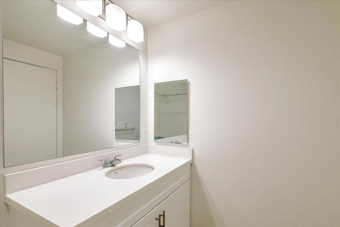 Detail Gallery Image 20 of 27 For 12655 Bluff Creek Dr #327,  Playa Vista,  CA 90094 - 2 Beds | 2 Baths