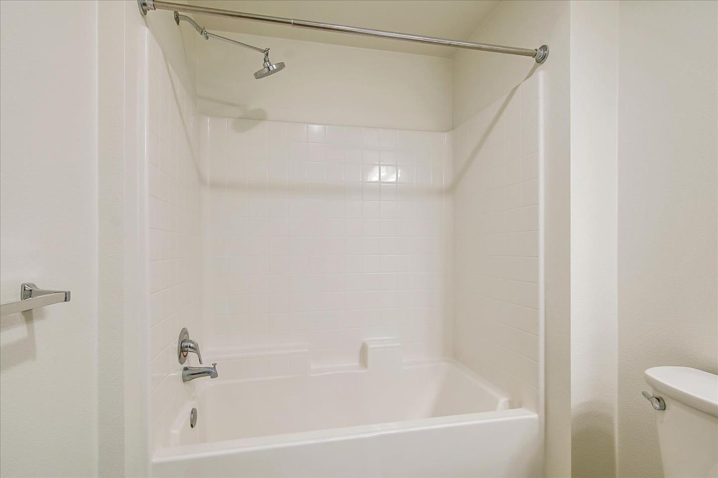 Detail Gallery Image 21 of 27 For 12655 Bluff Creek Dr #327,  Playa Vista,  CA 90094 - 2 Beds | 2 Baths