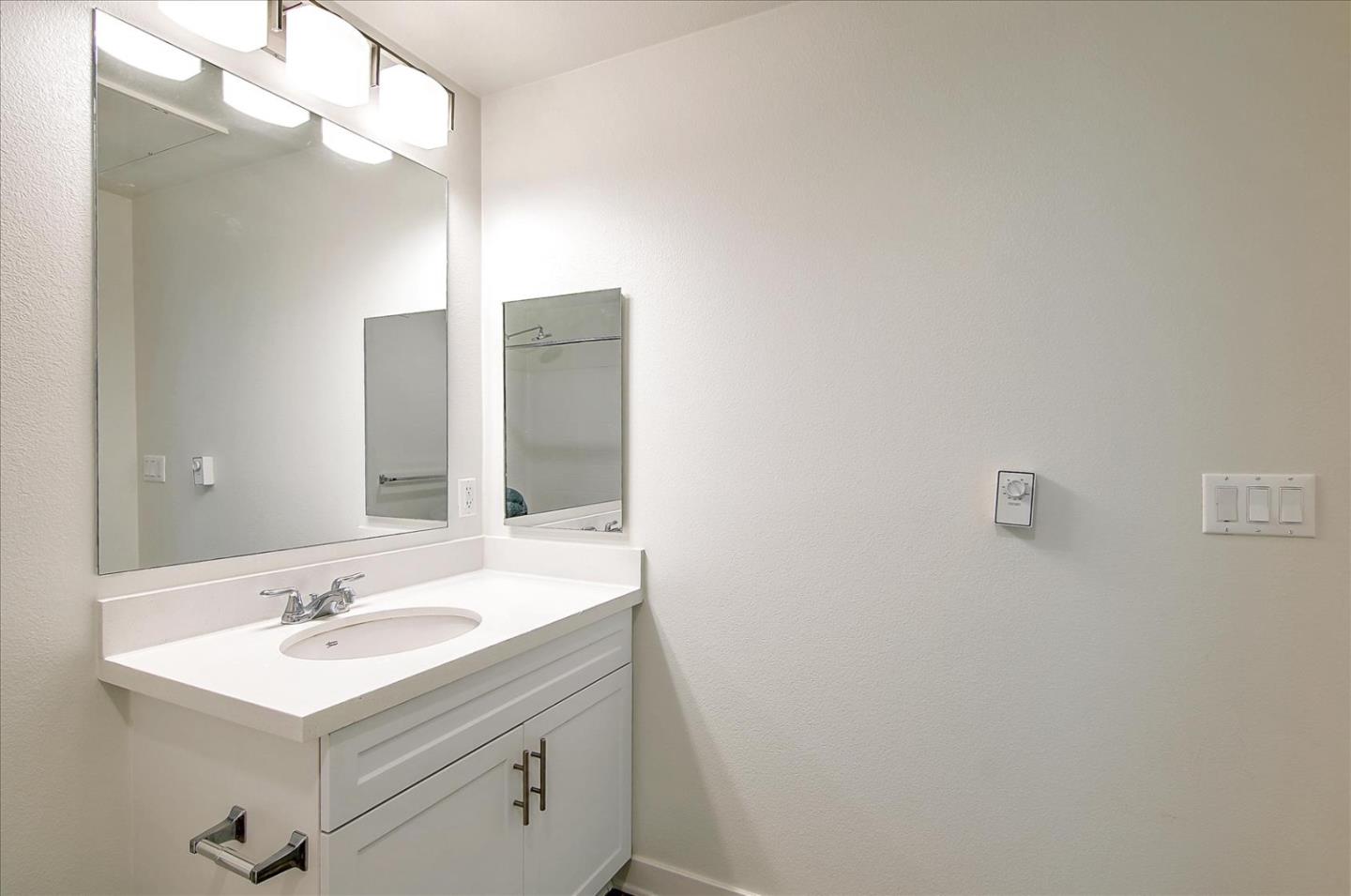 Detail Gallery Image 22 of 27 For 12655 Bluff Creek Dr #327,  Playa Vista,  CA 90094 - 2 Beds | 2 Baths
