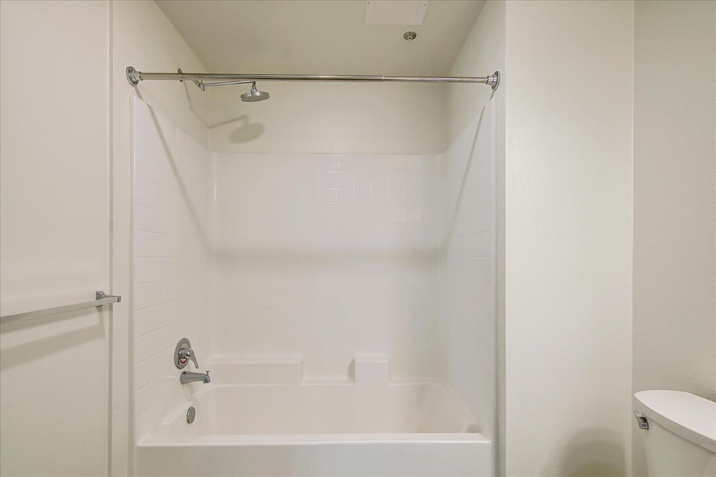 Detail Gallery Image 23 of 27 For 12655 Bluff Creek Dr #327,  Playa Vista,  CA 90094 - 2 Beds | 2 Baths