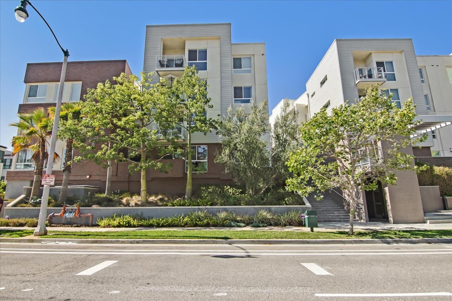 Detail Gallery Image 4 of 27 For 12655 Bluff Creek Dr #327,  Playa Vista,  CA 90094 - 2 Beds | 2 Baths