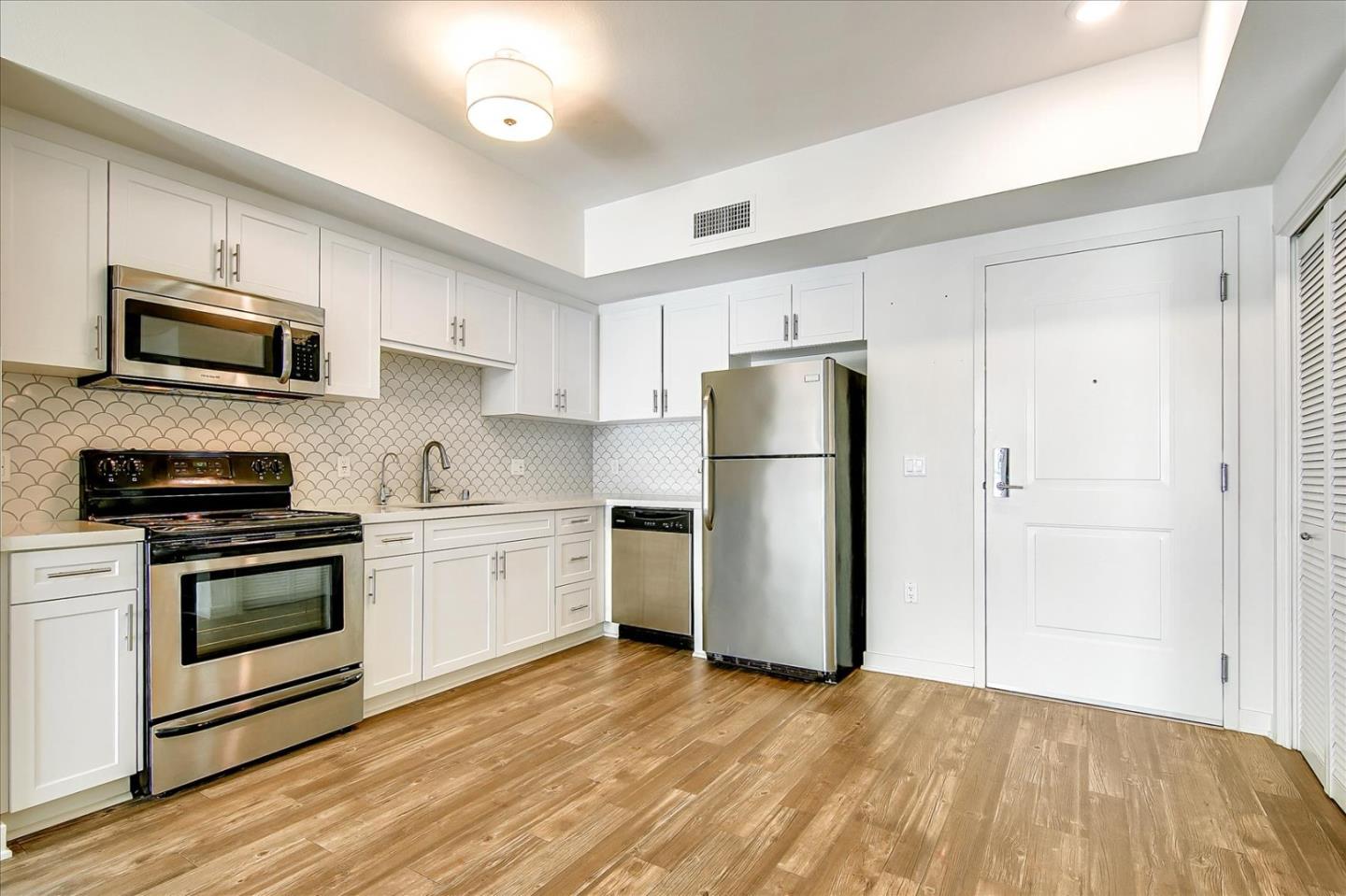 Detail Gallery Image 9 of 27 For 12655 Bluff Creek Dr #327,  Playa Vista,  CA 90094 - 2 Beds | 2 Baths