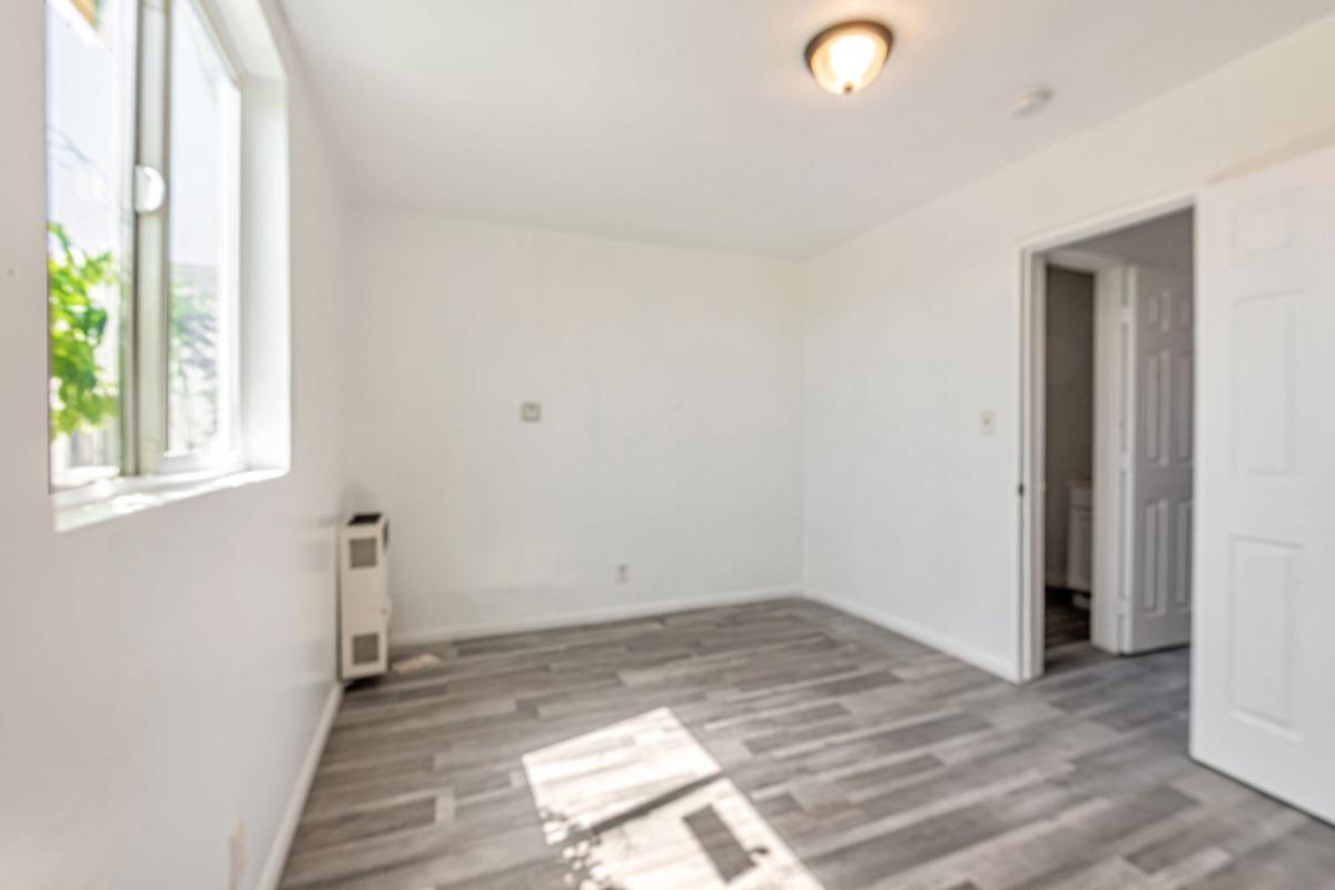 Detail Gallery Image 10 of 16 For 847 W 43rd St, Los Angeles,  CA 90037 - 1 Beds | 1 Baths