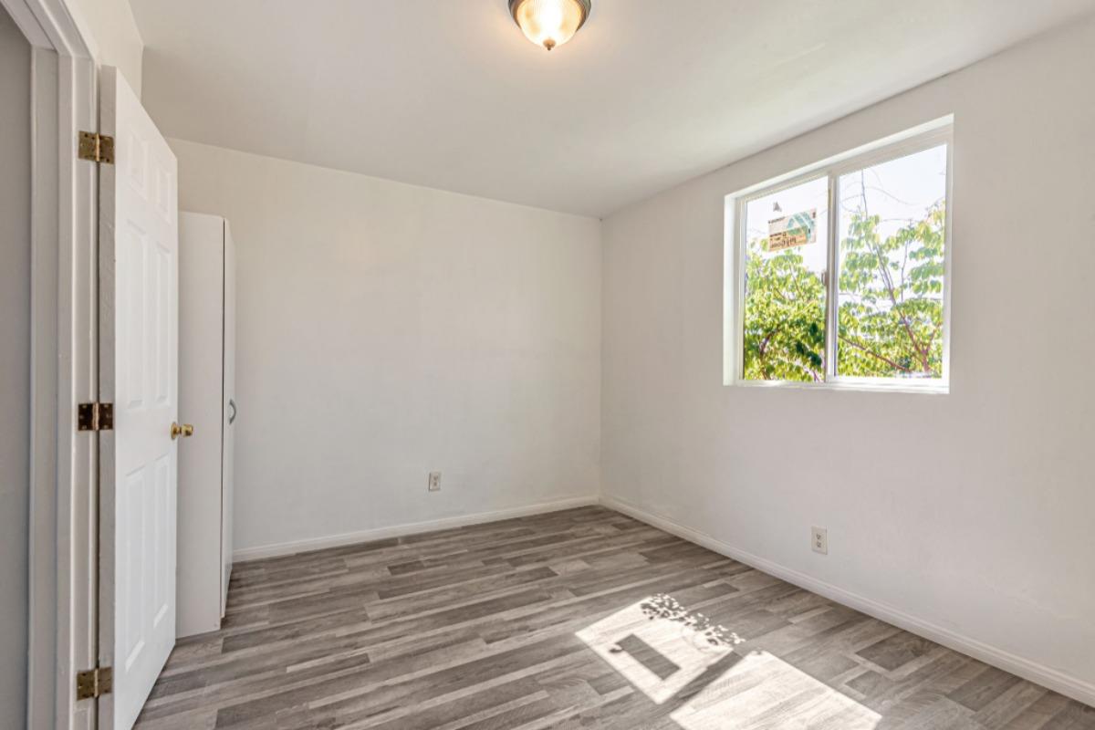 Detail Gallery Image 12 of 16 For 847 W 43rd St, Los Angeles,  CA 90037 - 1 Beds | 1 Baths