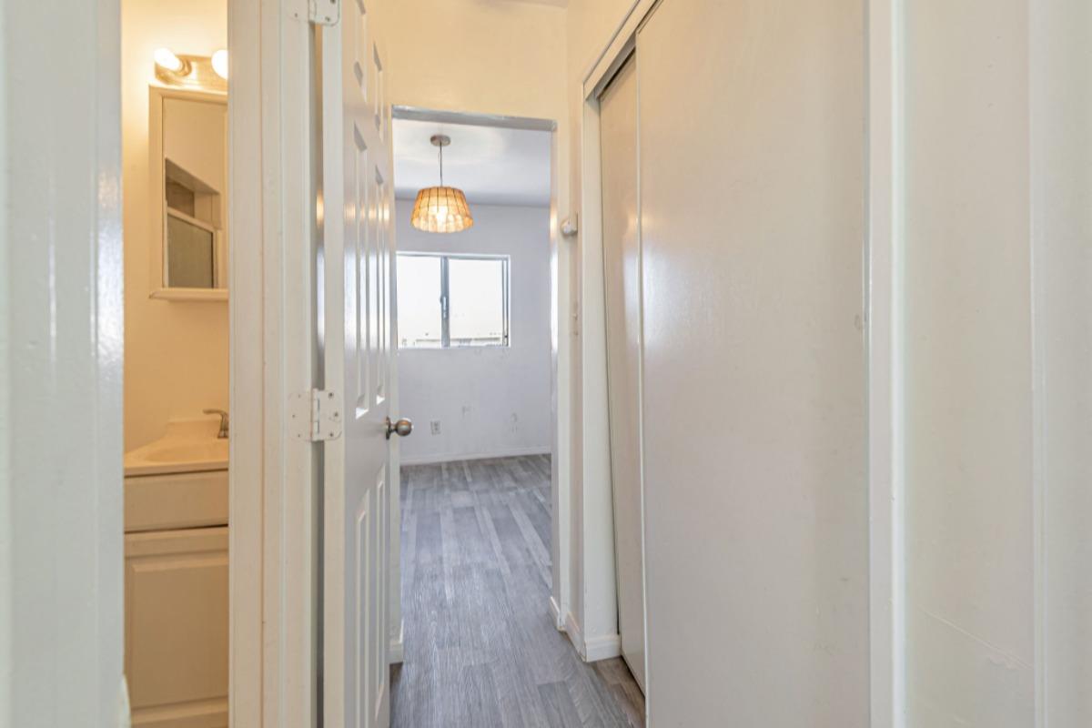 Detail Gallery Image 15 of 16 For 847 W 43rd St, Los Angeles,  CA 90037 - 1 Beds | 1 Baths