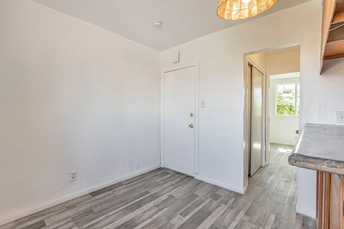 Detail Gallery Image 2 of 16 For 847 W 43rd St, Los Angeles,  CA 90037 - 1 Beds | 1 Baths