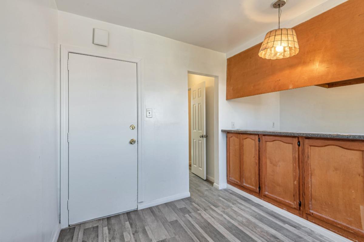Detail Gallery Image 3 of 16 For 847 W 43rd St, Los Angeles,  CA 90037 - 1 Beds | 1 Baths