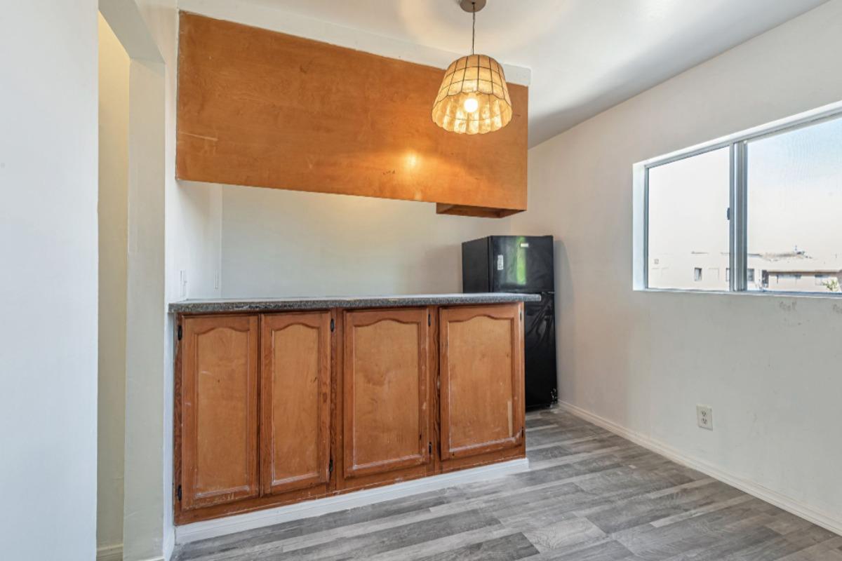 Detail Gallery Image 4 of 16 For 847 W 43rd St, Los Angeles,  CA 90037 - 1 Beds | 1 Baths