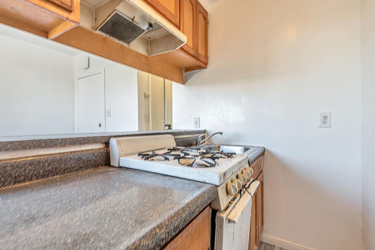 Detail Gallery Image 8 of 16 For 847 W 43rd St, Los Angeles,  CA 90037 - 1 Beds | 1 Baths
