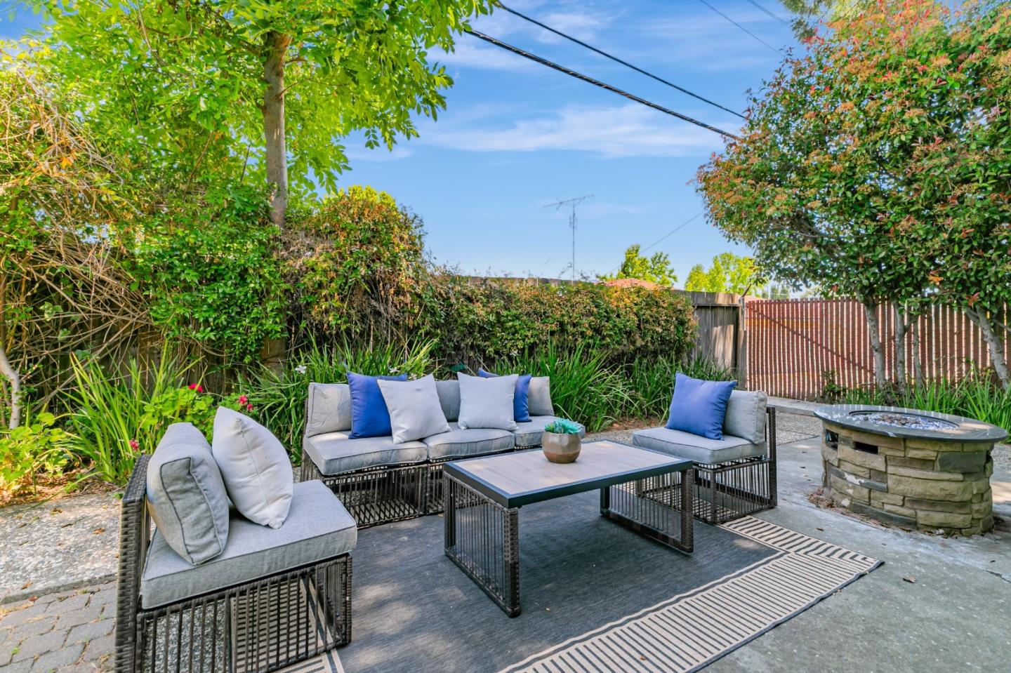 Detail Gallery Image 37 of 50 For 3739 Swallow Way, Santa Clara,  CA 95051 - 3 Beds | 2 Baths