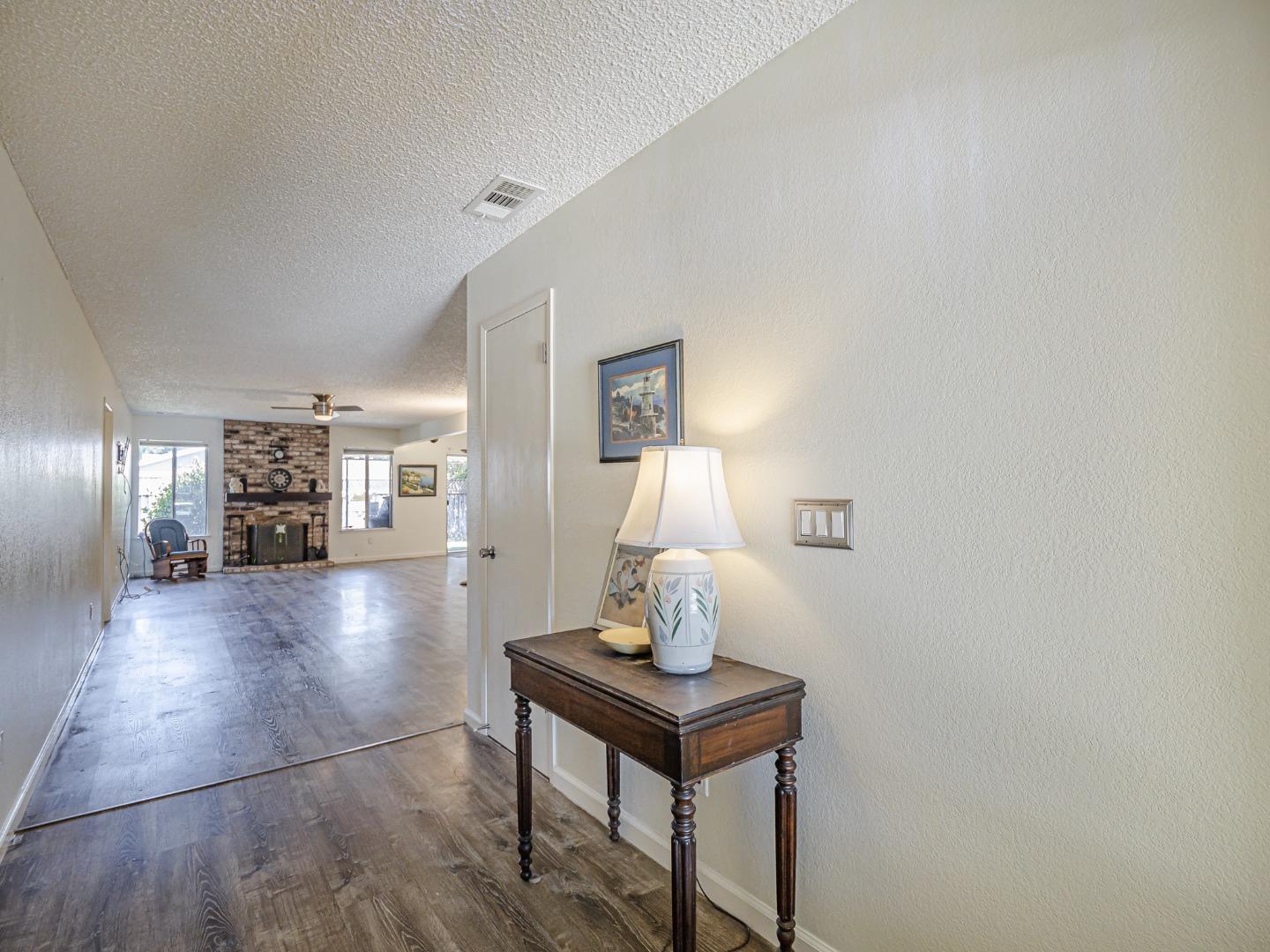 Detail Gallery Image 4 of 40 For 763 Delta Way, Watsonville,  CA 95076 - 2 Beds | 2 Baths
