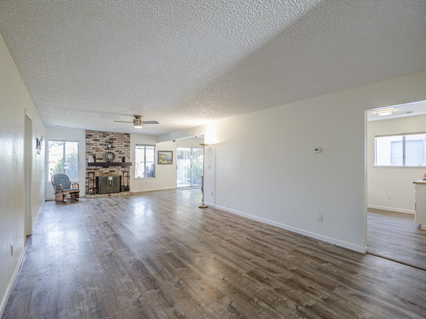 Detail Gallery Image 5 of 40 For 763 Delta Way, Watsonville,  CA 95076 - 2 Beds | 2 Baths