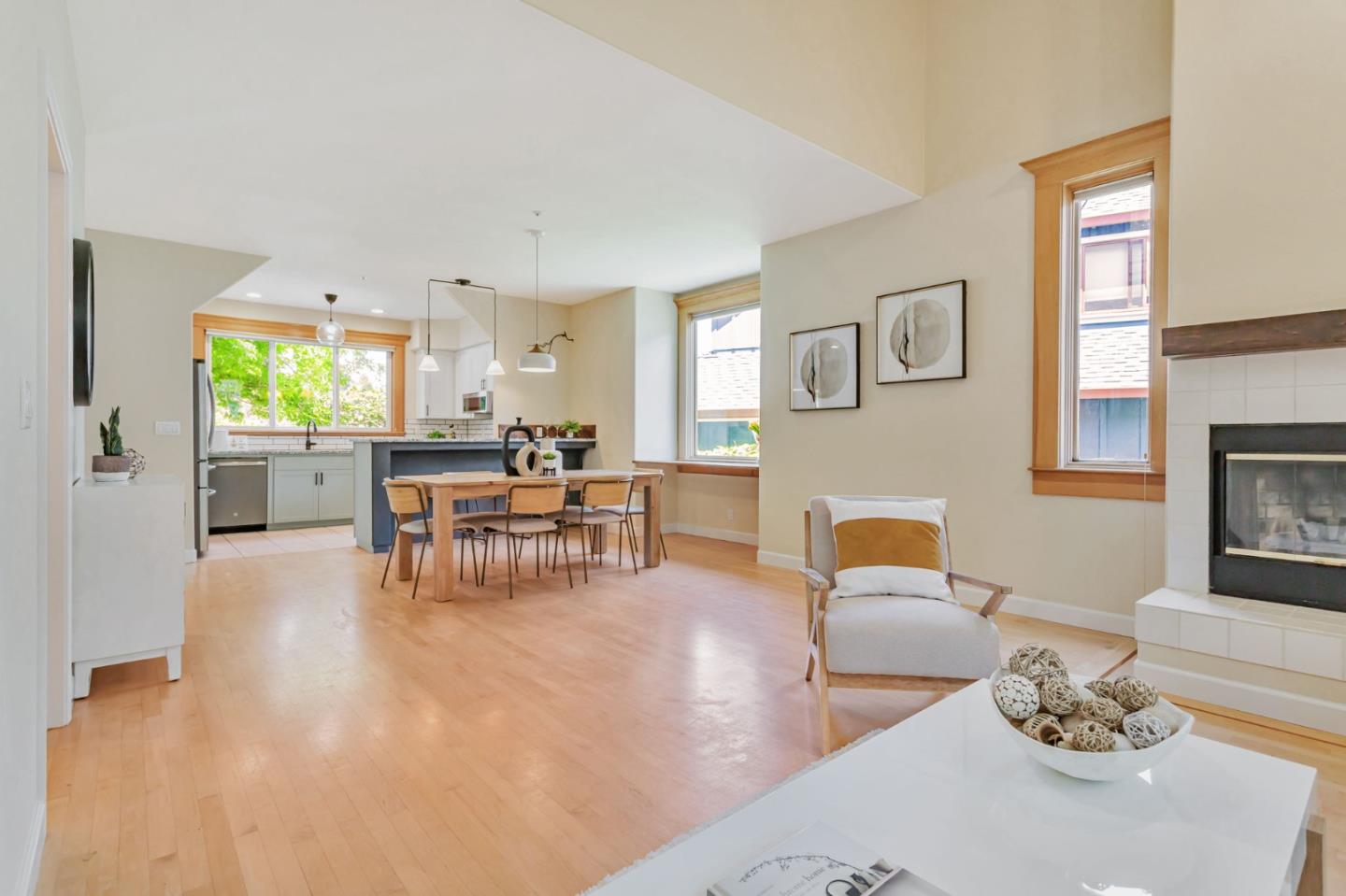 Detail Gallery Image 11 of 80 For 2604 La Paloma Ln, Santa Cruz,  CA 95062 - 3 Beds | 2/1 Baths