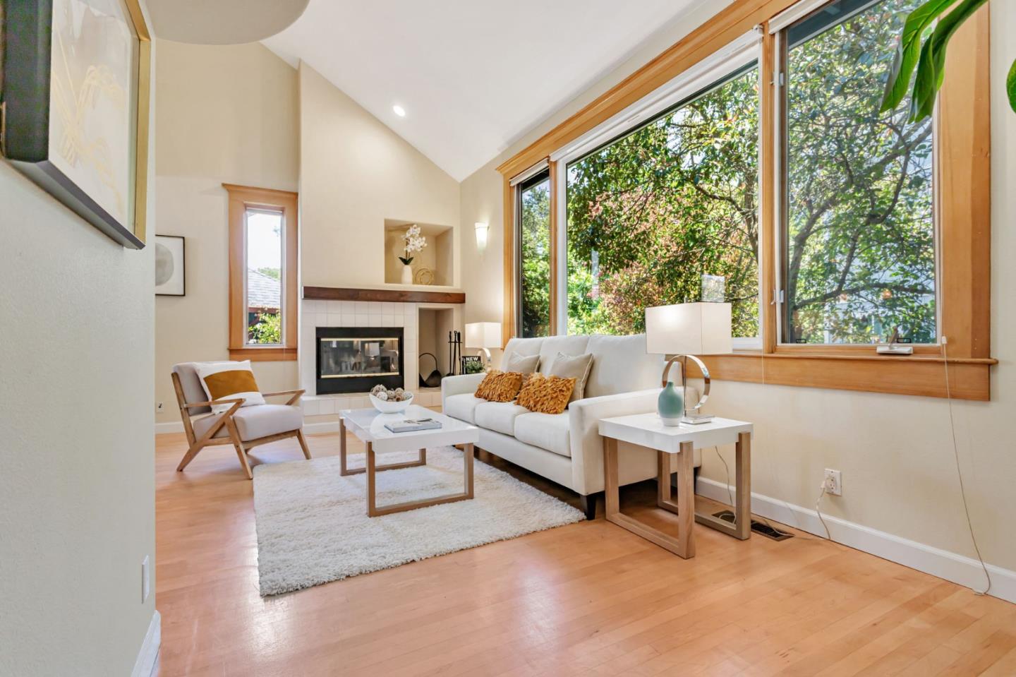 Detail Gallery Image 13 of 80 For 2604 La Paloma Ln, Santa Cruz,  CA 95062 - 3 Beds | 2/1 Baths