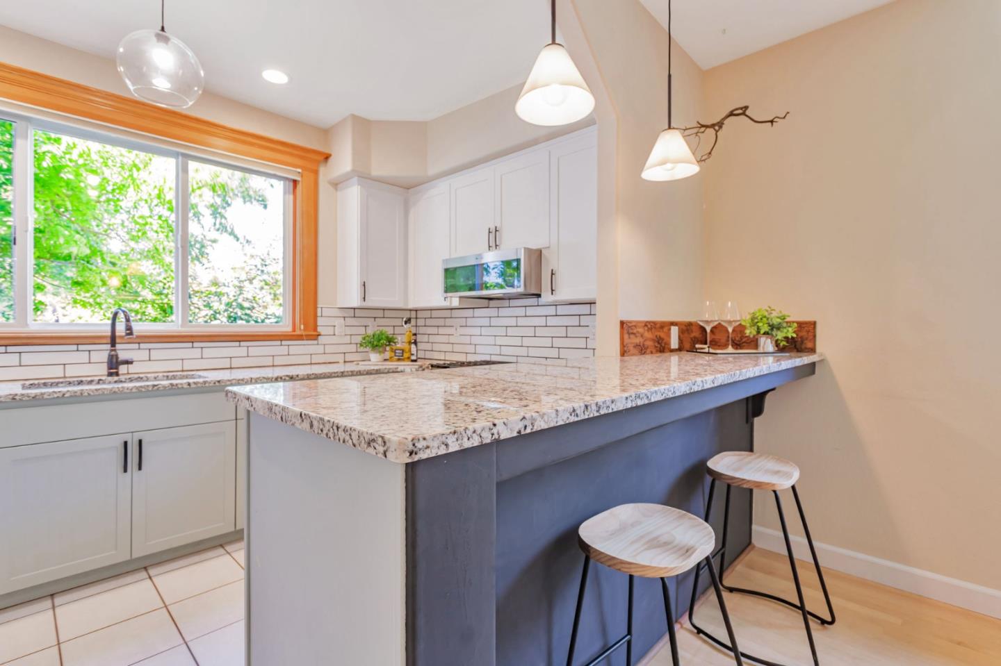 Detail Gallery Image 20 of 80 For 2604 La Paloma Ln, Santa Cruz,  CA 95062 - 3 Beds | 2/1 Baths
