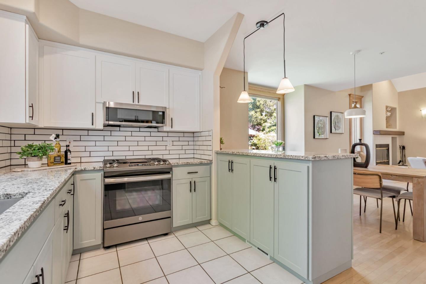 Detail Gallery Image 22 of 80 For 2604 La Paloma Ln, Santa Cruz,  CA 95062 - 3 Beds | 2/1 Baths