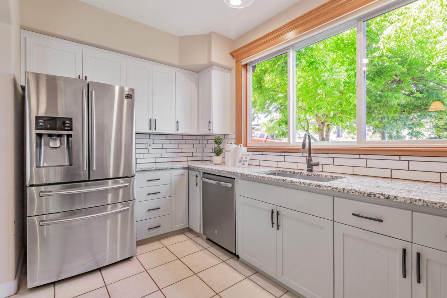 Detail Gallery Image 23 of 80 For 2604 La Paloma Ln, Santa Cruz,  CA 95062 - 3 Beds | 2/1 Baths