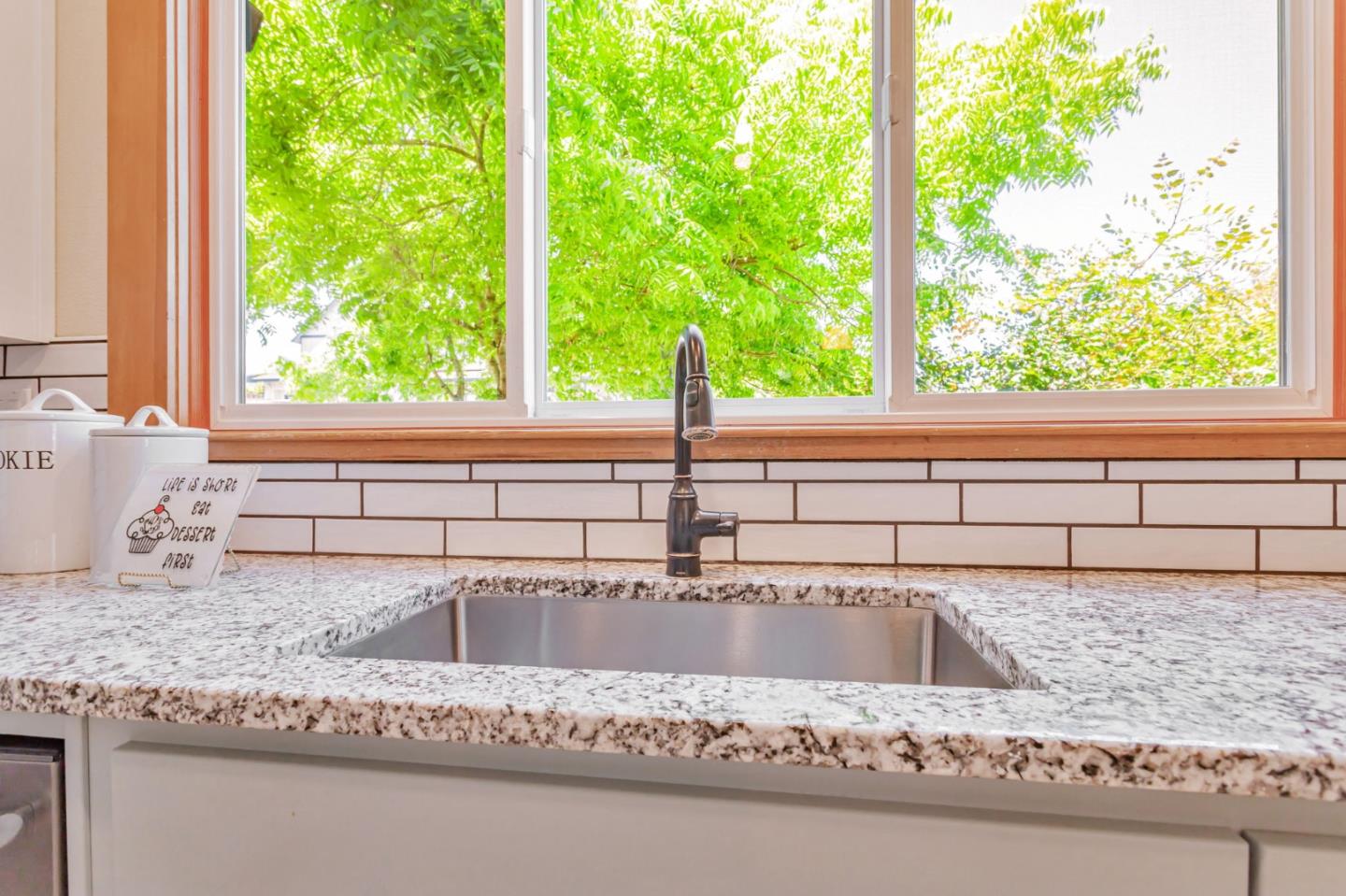 Detail Gallery Image 25 of 80 For 2604 La Paloma Ln, Santa Cruz,  CA 95062 - 3 Beds | 2/1 Baths
