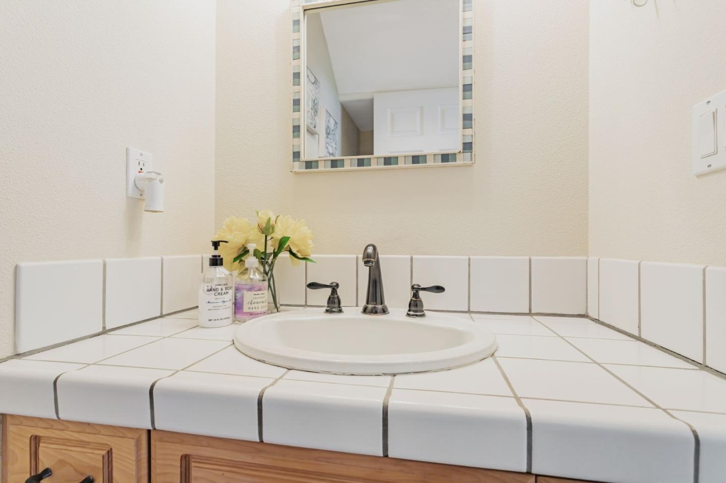 Detail Gallery Image 57 of 80 For 2604 La Paloma Ln, Santa Cruz,  CA 95062 - 3 Beds | 2/1 Baths