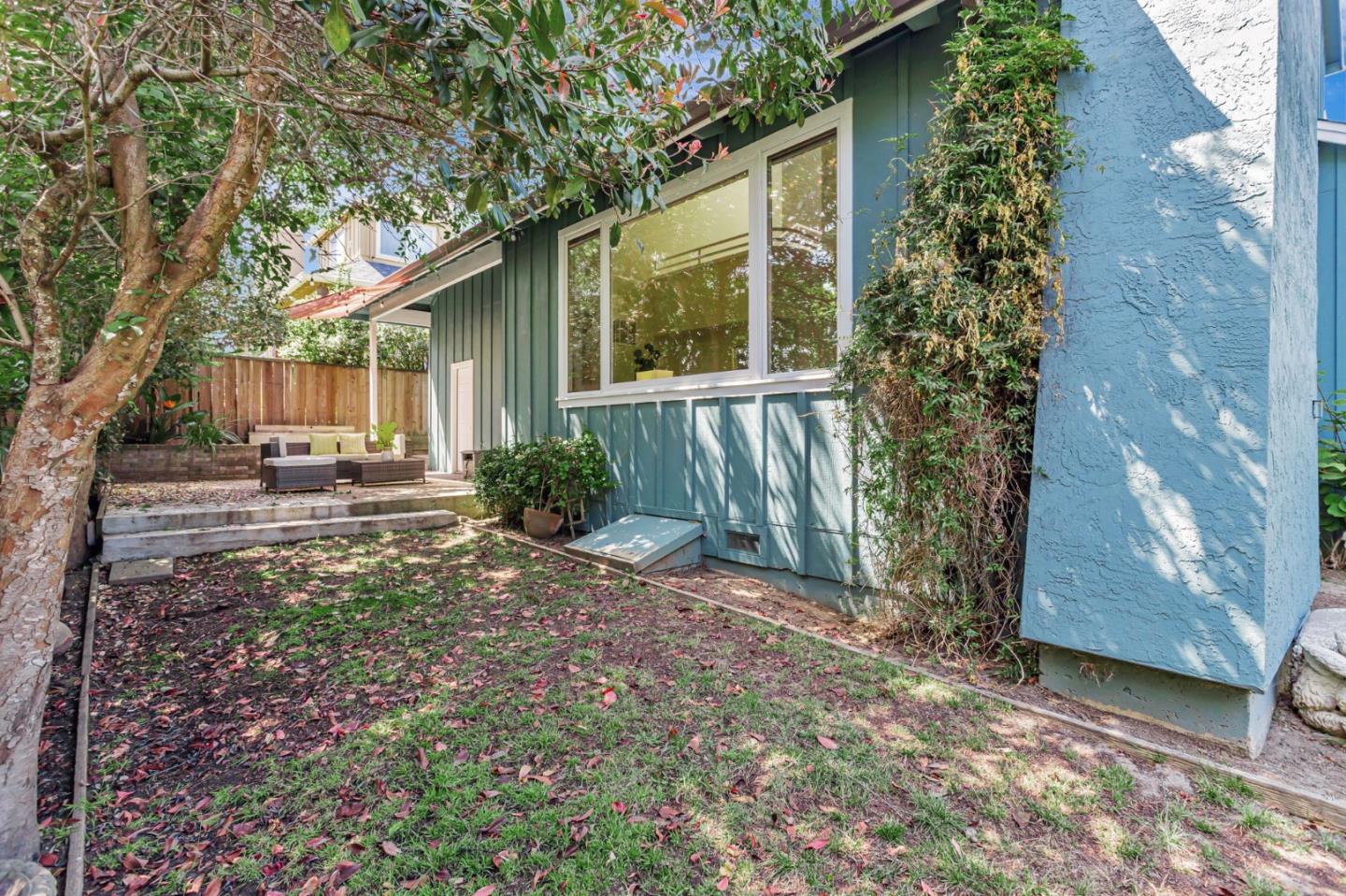 Detail Gallery Image 76 of 80 For 2604 La Paloma Ln, Santa Cruz,  CA 95062 - 3 Beds | 2/1 Baths