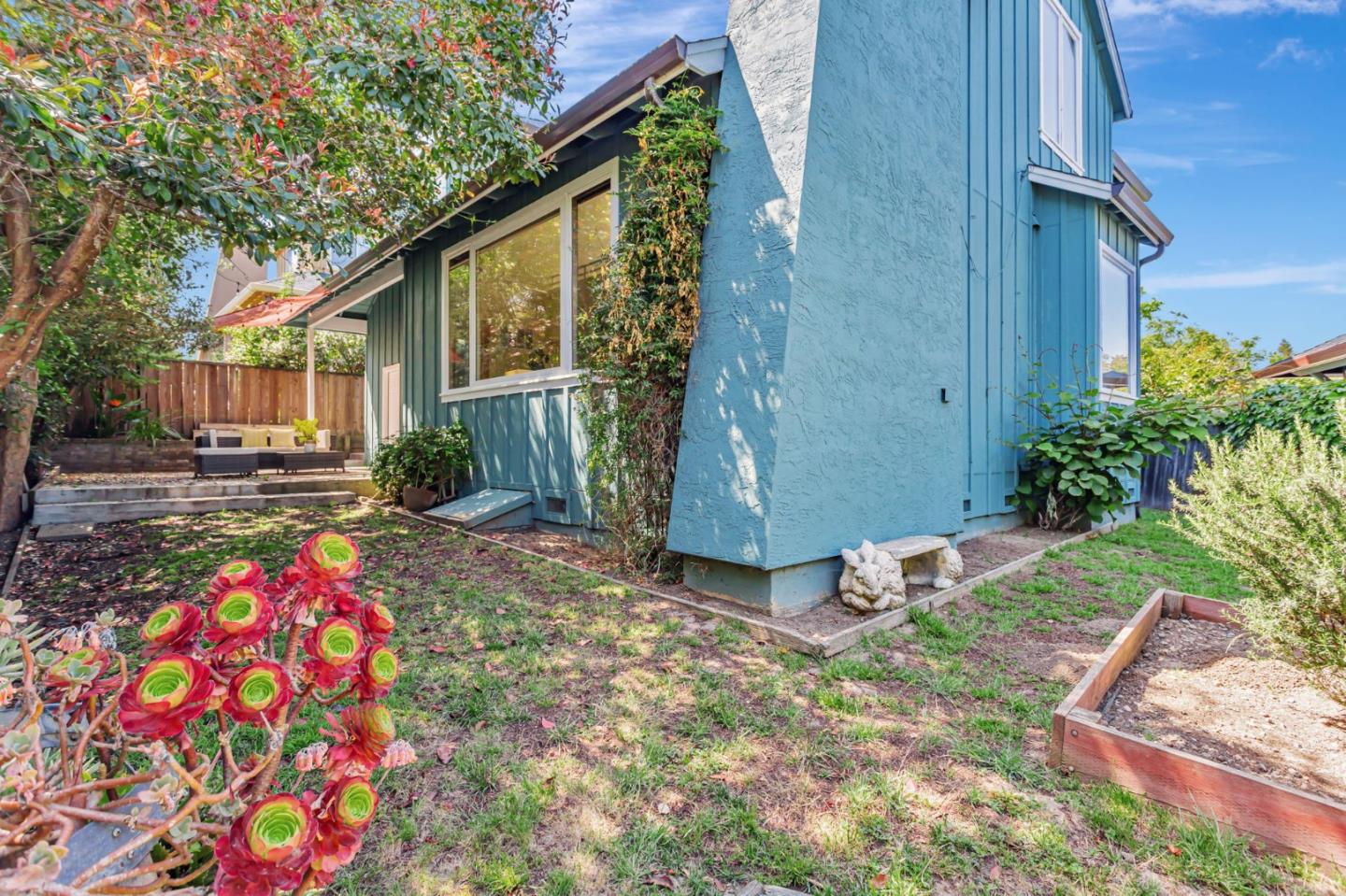 Detail Gallery Image 77 of 80 For 2604 La Paloma Ln, Santa Cruz,  CA 95062 - 3 Beds | 2/1 Baths