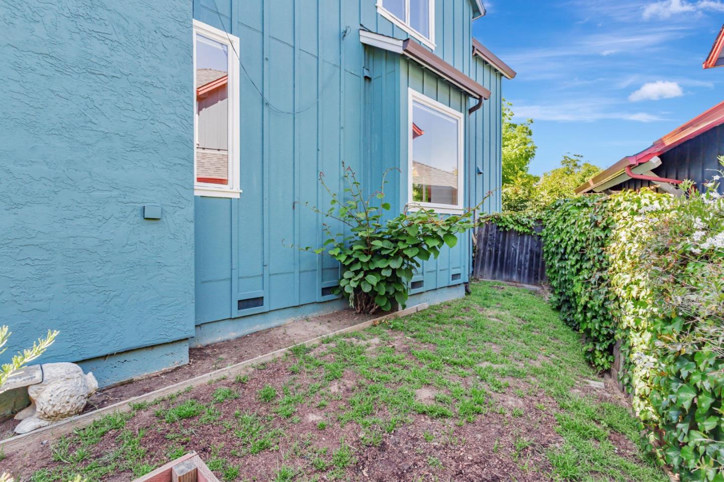 Detail Gallery Image 79 of 80 For 2604 La Paloma Ln, Santa Cruz,  CA 95062 - 3 Beds | 2/1 Baths