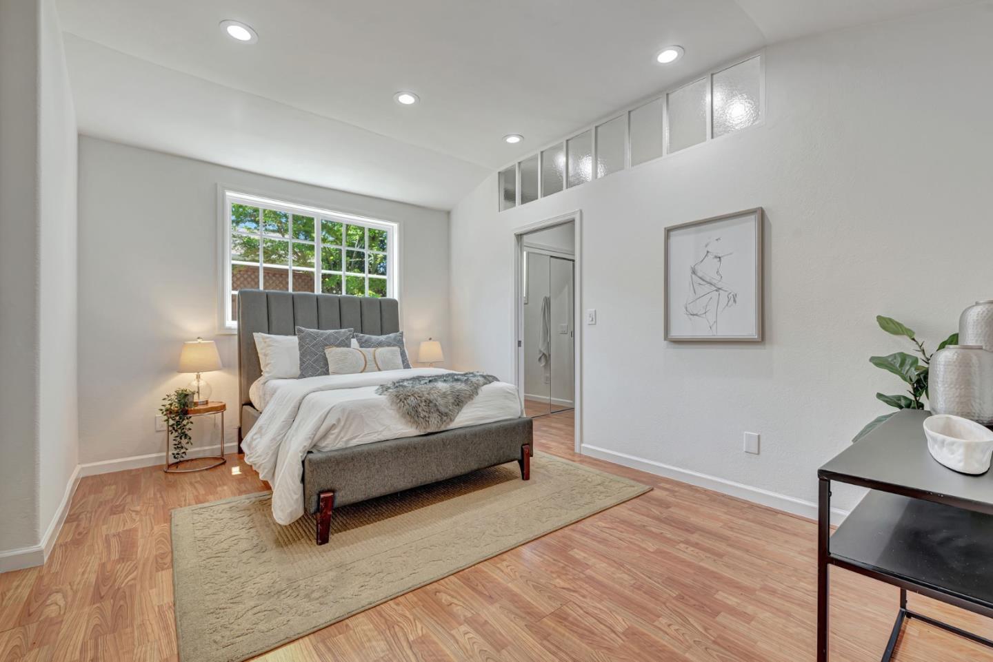 Detail Gallery Image 13 of 26 For 545 W Dana St, Mountain View,  CA 94041 - 2 Beds | 1/1 Baths