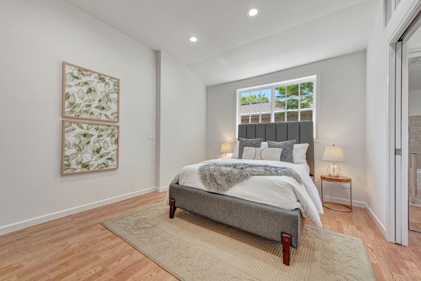 Detail Gallery Image 14 of 26 For 545 W Dana St, Mountain View,  CA 94041 - 2 Beds | 1/1 Baths