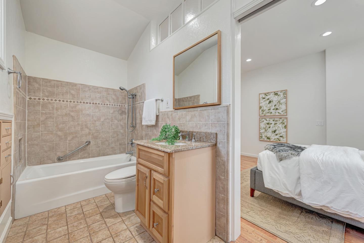 Detail Gallery Image 17 of 26 For 545 W Dana St, Mountain View,  CA 94041 - 2 Beds | 1/1 Baths