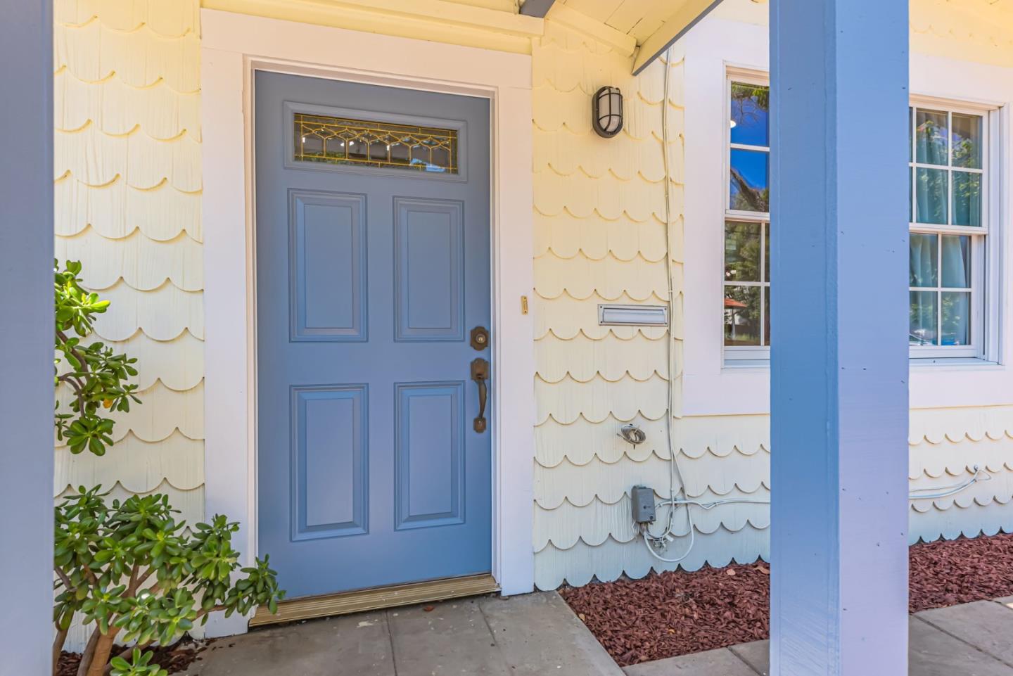 Detail Gallery Image 2 of 26 For 545 W Dana St, Mountain View,  CA 94041 - 2 Beds | 1/1 Baths