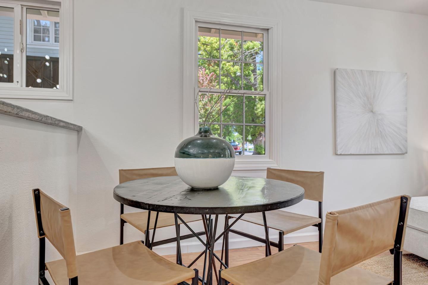 Detail Gallery Image 9 of 26 For 545 W Dana St, Mountain View,  CA 94041 - 2 Beds | 1/1 Baths