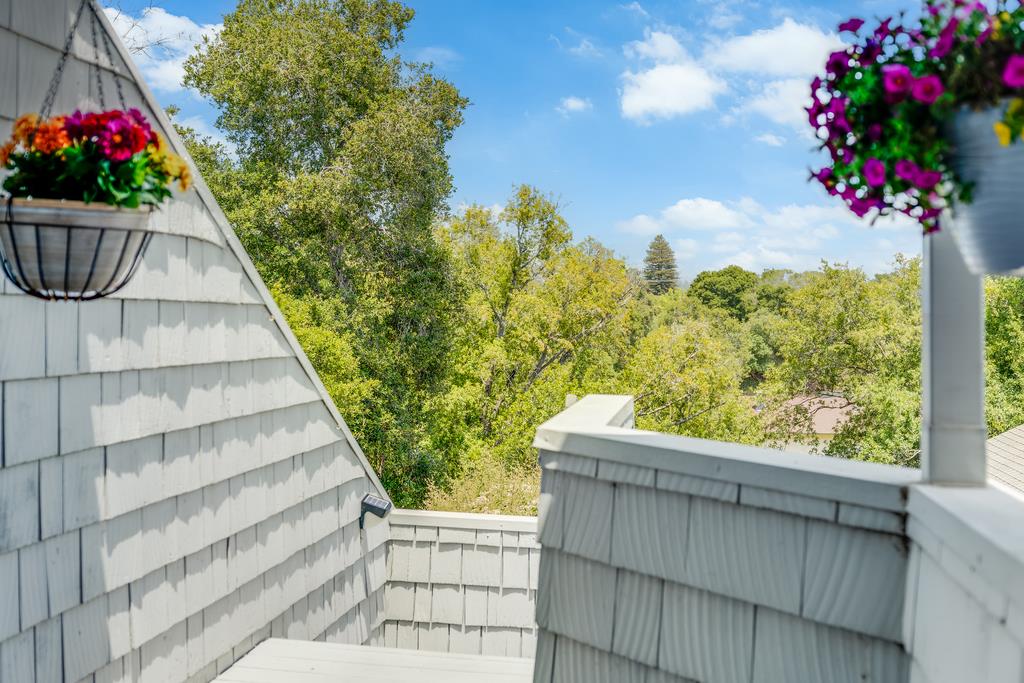 Detail Gallery Image 25 of 41 For 1609 Taylor Ln, Santa Cruz,  CA 95062 - 2 Beds | 1 Baths