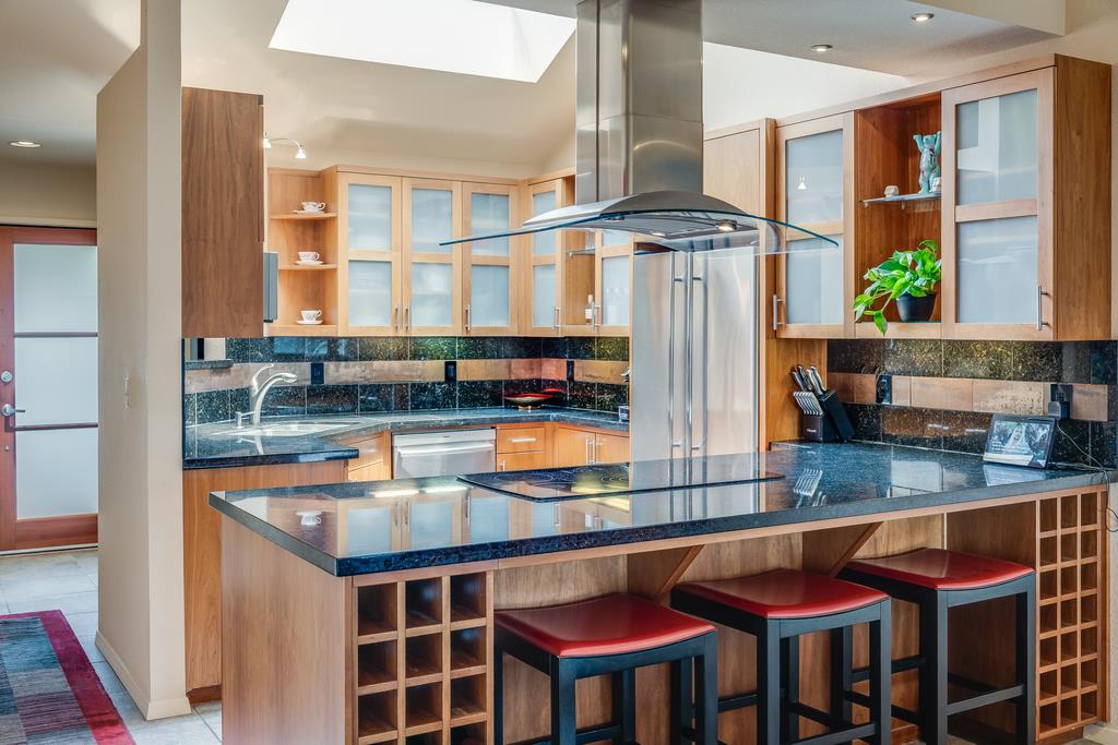 Detail Gallery Image 3 of 41 For 1609 Taylor Ln, Santa Cruz,  CA 95062 - 2 Beds | 1 Baths