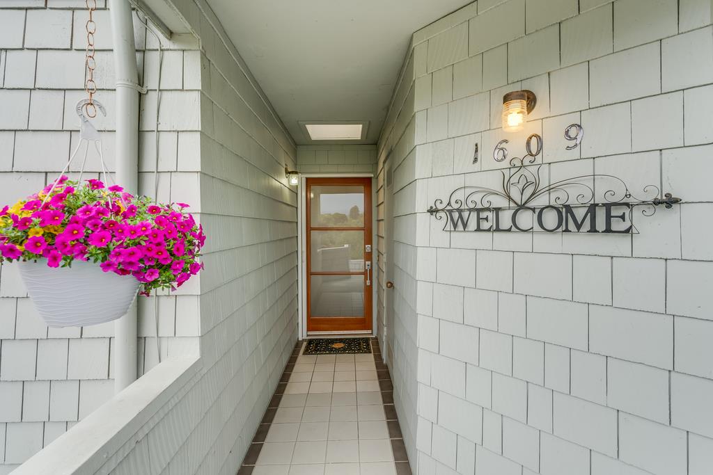 Detail Gallery Image 7 of 41 For 1609 Taylor Ln, Santa Cruz,  CA 95062 - 2 Beds | 1 Baths