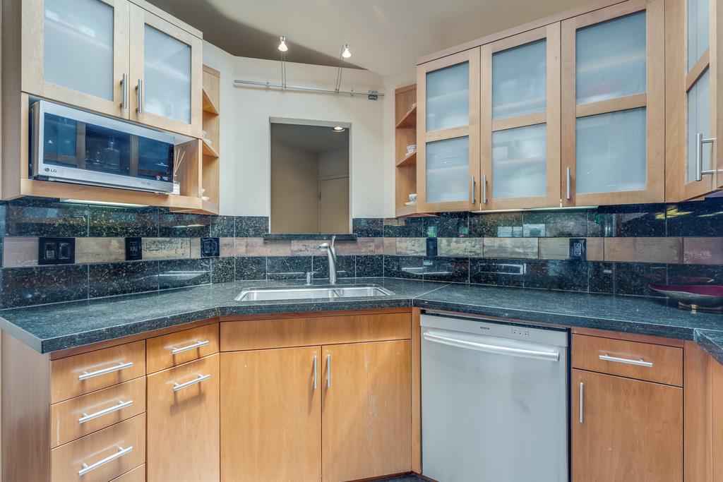 Detail Gallery Image 8 of 41 For 1609 Taylor Ln, Santa Cruz,  CA 95062 - 2 Beds | 1 Baths