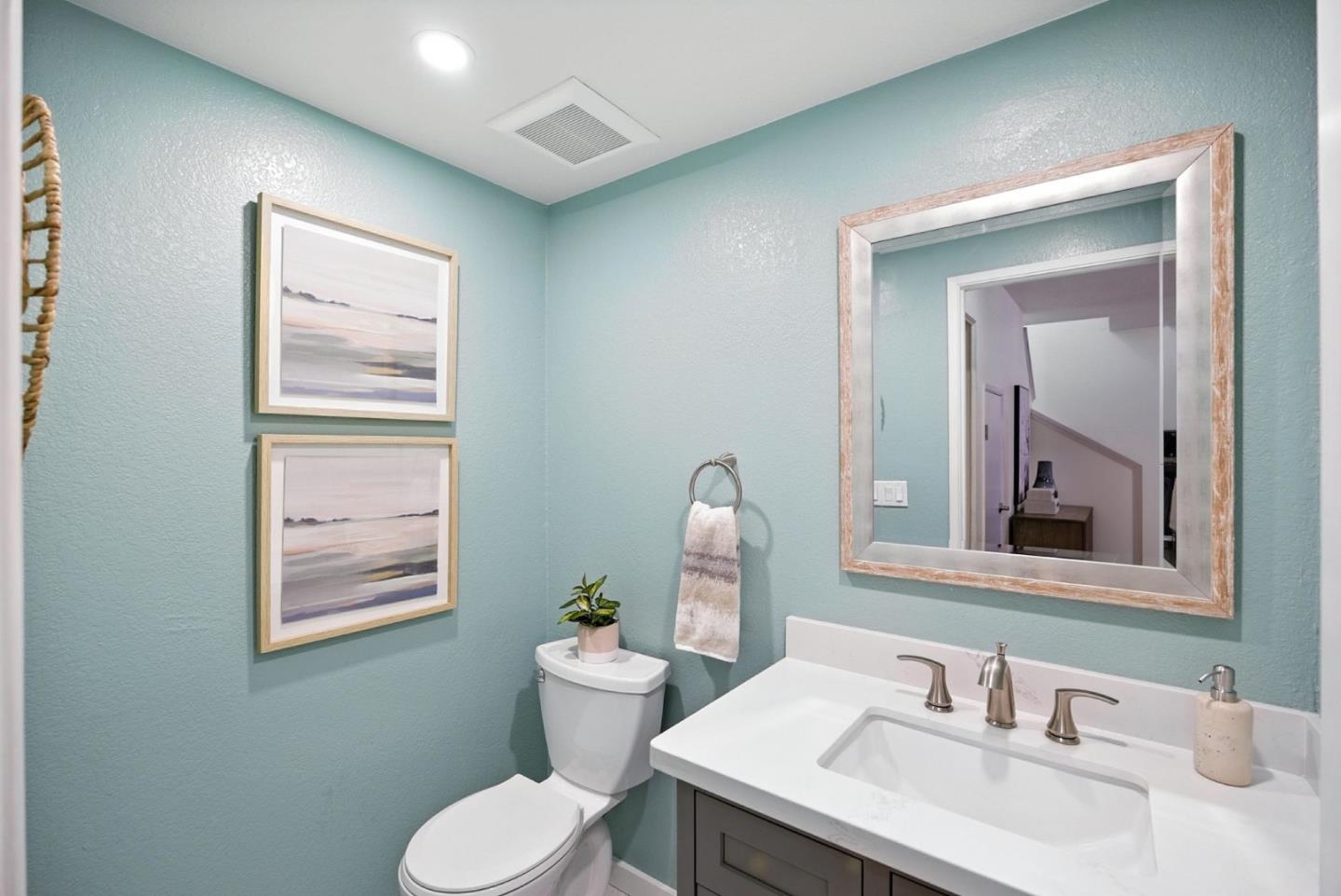 Detail Gallery Image 14 of 30 For 2074 Foxhall Loop, San Jose,  CA 95125 - 2 Beds | 1/1 Baths