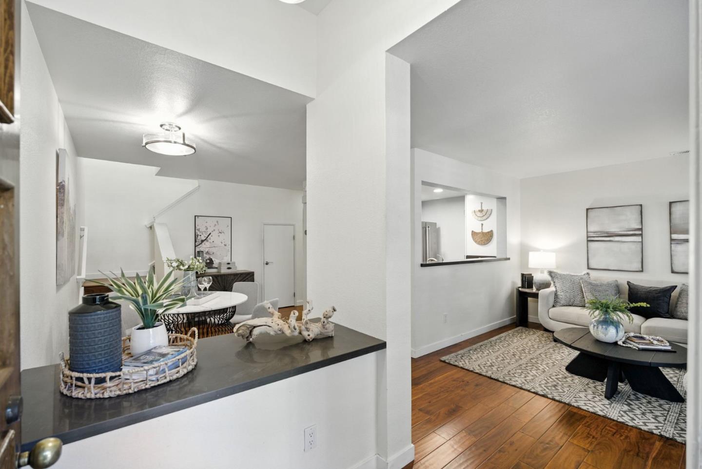 Detail Gallery Image 15 of 30 For 2074 Foxhall Loop, San Jose,  CA 95125 - 2 Beds | 1/1 Baths