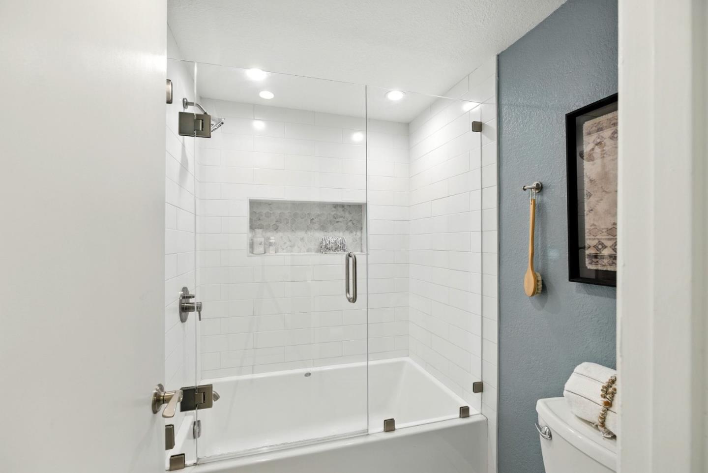 Detail Gallery Image 20 of 30 For 2074 Foxhall Loop, San Jose,  CA 95125 - 2 Beds | 1/1 Baths