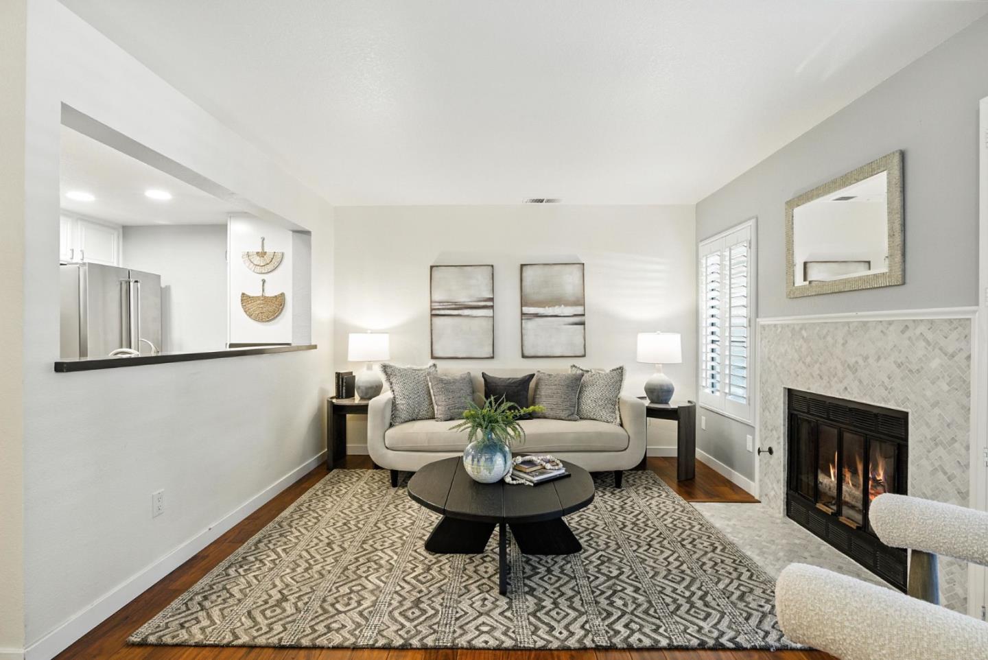Detail Gallery Image 3 of 30 For 2074 Foxhall Loop, San Jose,  CA 95125 - 2 Beds | 1/1 Baths